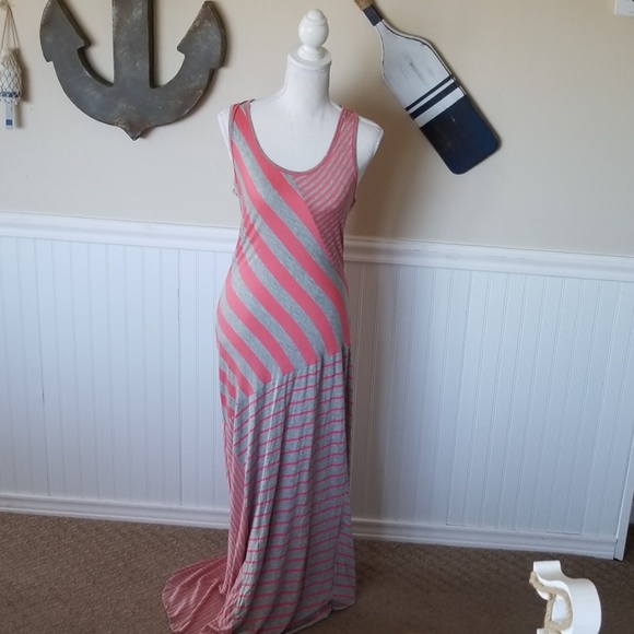 Romeo & Juliet Couture Dresses & Skirts - Gray & Pink maxi Dress NWT